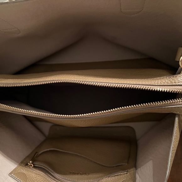 Cuyana Zippered Satchel in Cappuccino - Mint Condition! NWOT Free Shipping!! - Picture 11 of 13